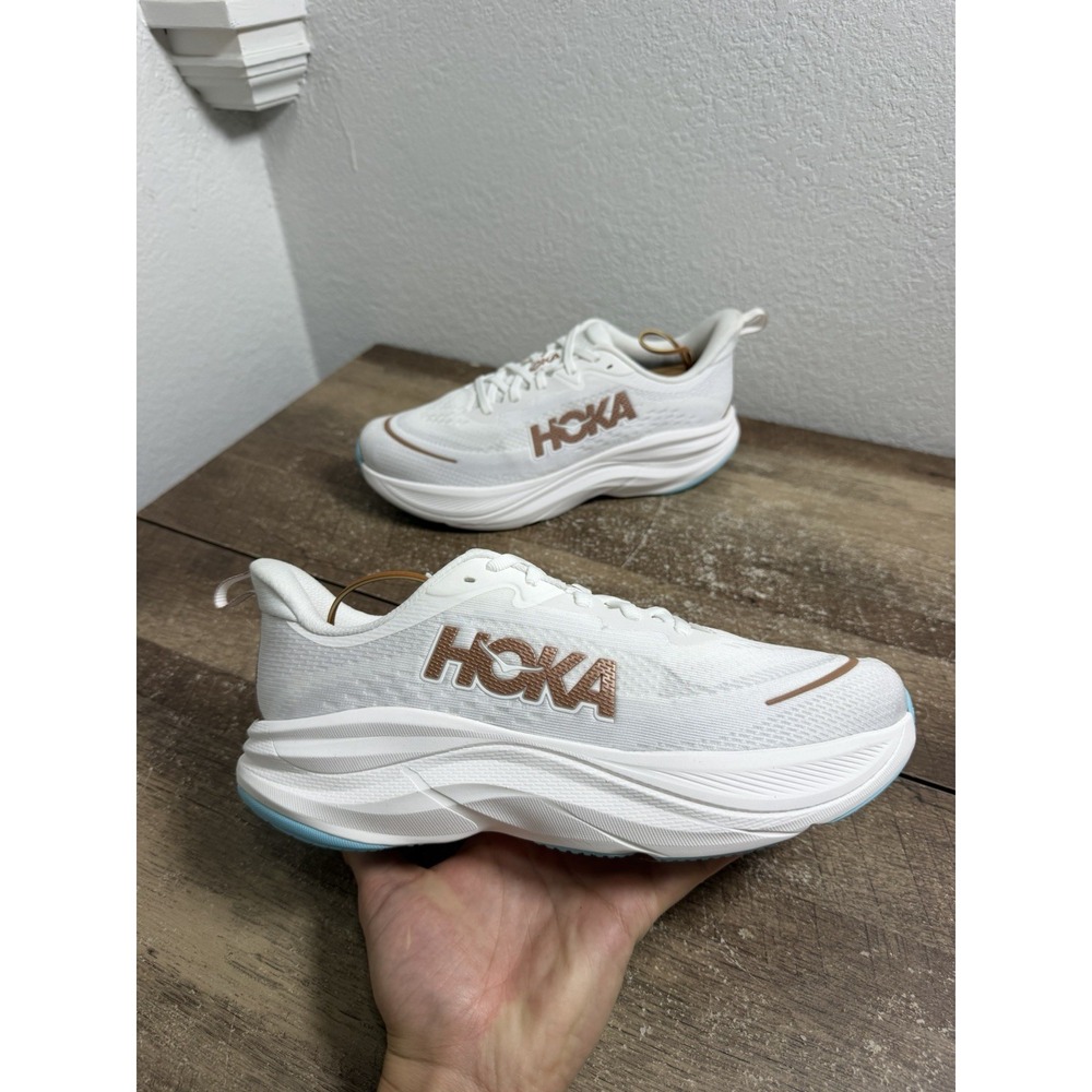 Hoka OneOne Skyflow Frost/RoseGold Running Shoe's Women's Size 9.5B 1155113FTRS